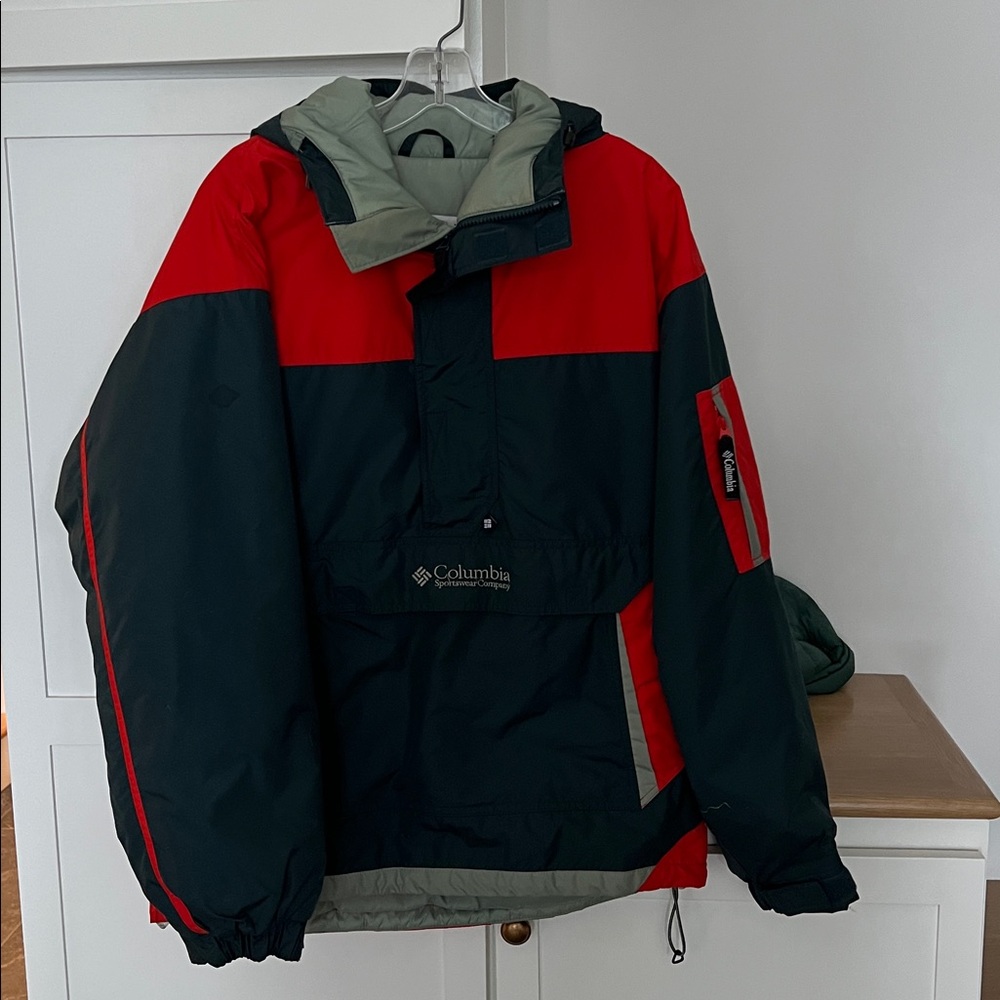 Columbia Anorak Hooded Red and Blue Jacket
Men’s Medium